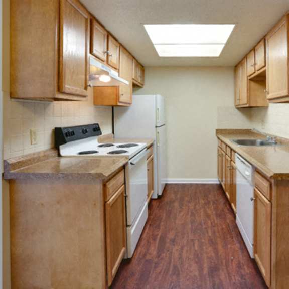 london towne apartments – kitchen - appliances included - 24 hour emergency maintenance - garbage disposal – dishwasher - ask for a tour - pet friendly