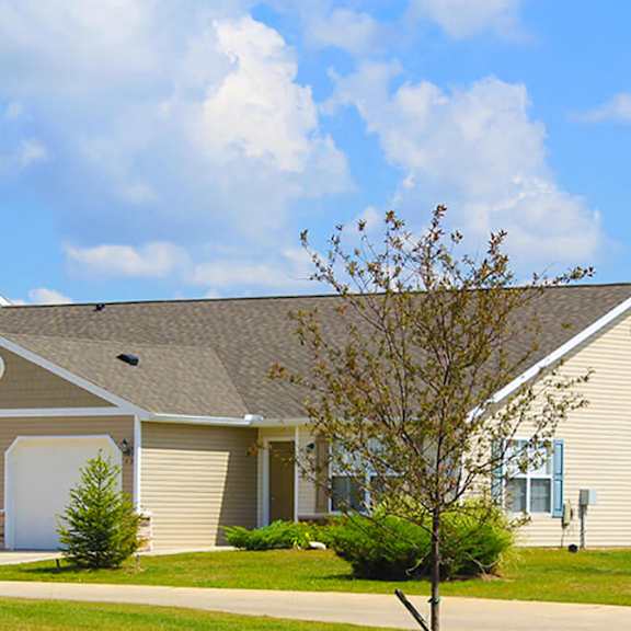 findlay ohio apartment rentals redwood living redwood findlay exterior