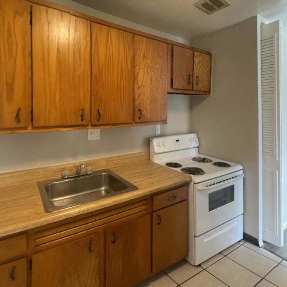 2 bedroom 1 bath kitchen