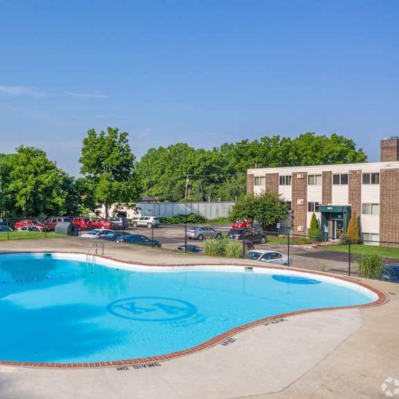 sparkling swimming pool at jordan court apartments, integrity realty, kent, ohio