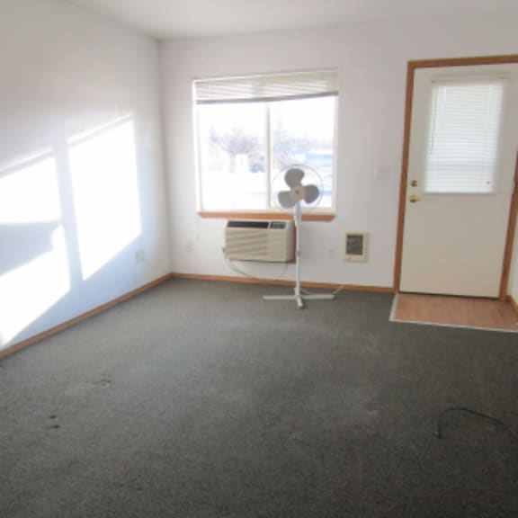 louise garden vacant living room
