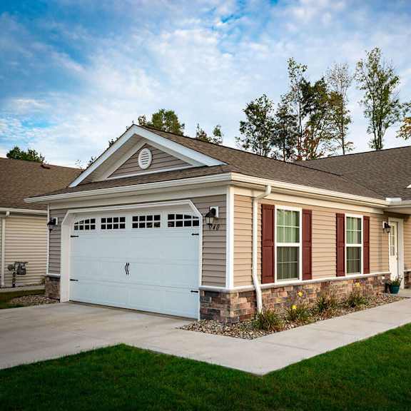 cuyahoga falls apartment rentals redwood living redwood cuyahoga falls bath road exterior neighborhood setting