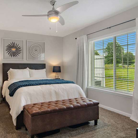 cuyahoga falls apartment rentals redwood living redwood cuyahoga falls bath road main bedroom