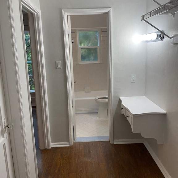apartments for rent in beverly hills with vanity area
