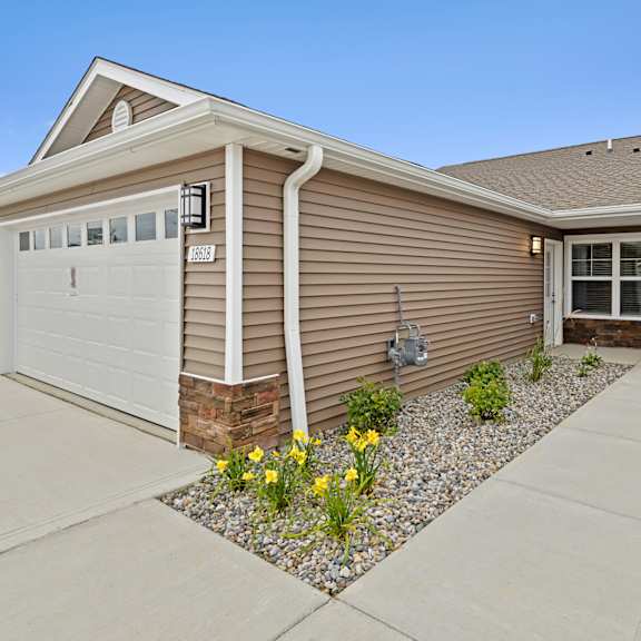 brownstown michigan  apartment rentals redwood brownstown telegraph sibley road exterior exterior