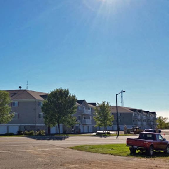 view of building and tuck under garages