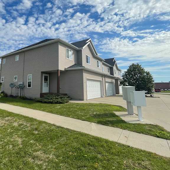 townhomes at creekside