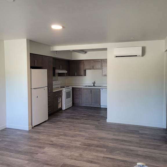 unit kitchen alternate view