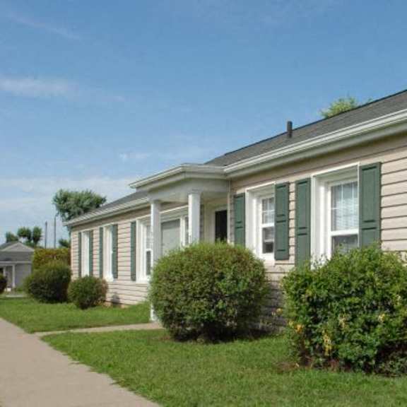 country club village i exterior 4