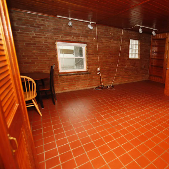 507-6 bedroom