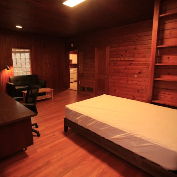 507-7 bedroom