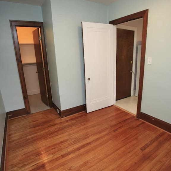 511-3 bedroom