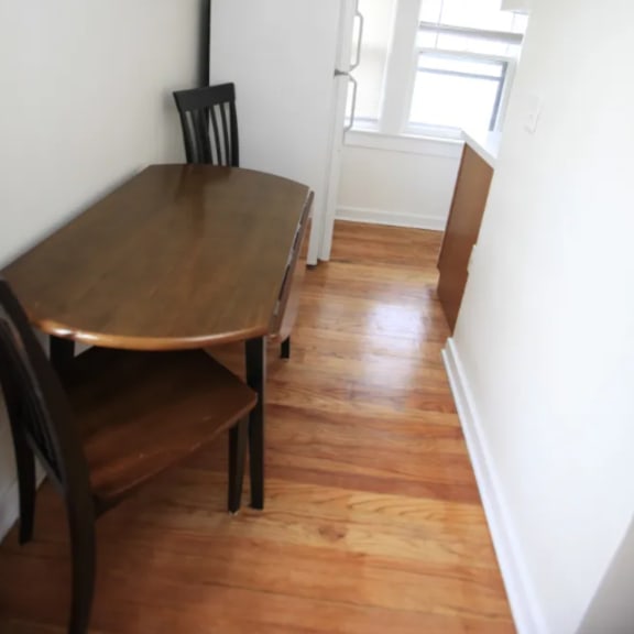 602-10 dinning