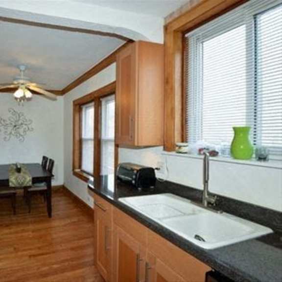 6678-80 n olympia kitchen