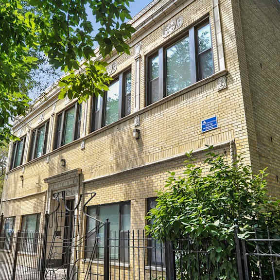 4022 sheridan buena park chicago