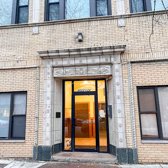 4022 sheridan buena park chicago