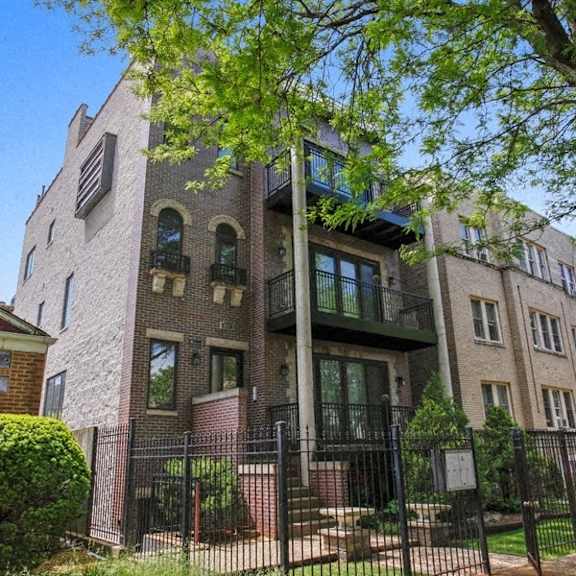 6318 albany west rogers park