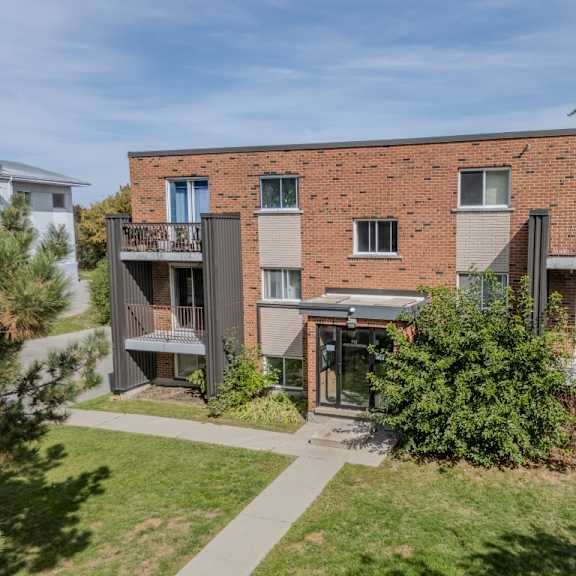 brown building showing the exterior of 112 breckenridge drive.