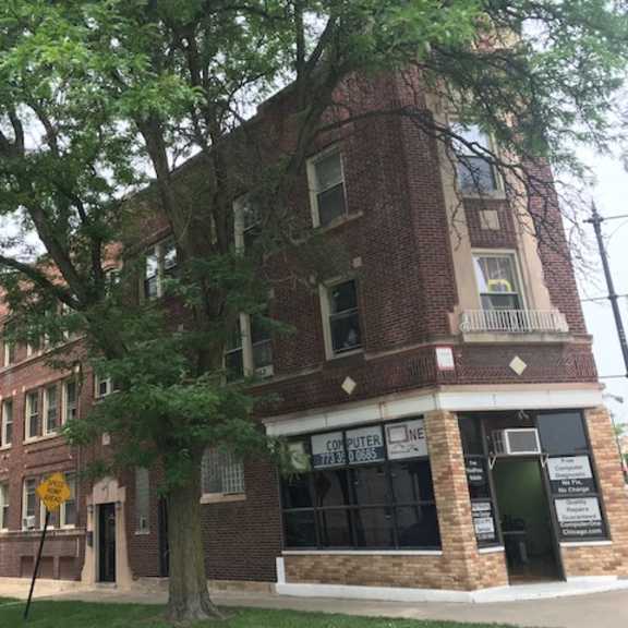 4388-44 n milwaukee ave exterior