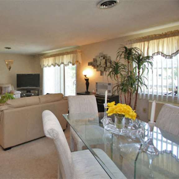 cromwell court interior 1