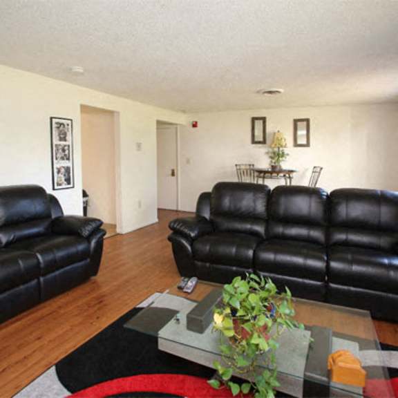 cromwell court interior 4
