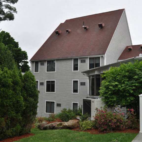 machado house at peter's grove exterior 4