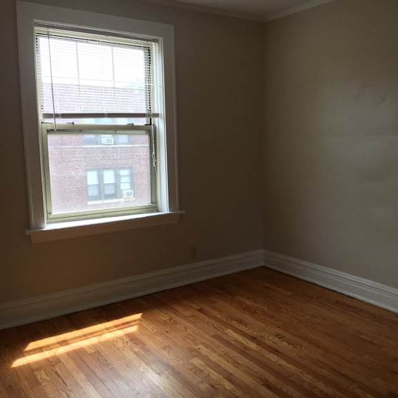 4106 n kedzie ave bedroom