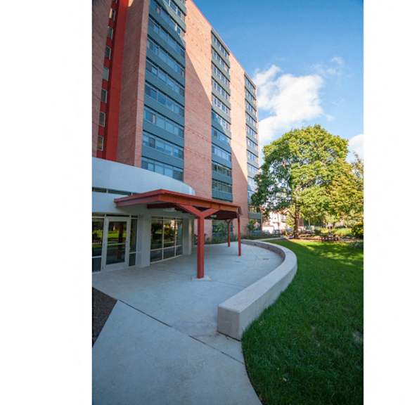 linden park apartments exterior grounds