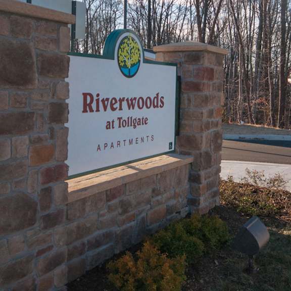 riverwoods at tollgate entrance sign