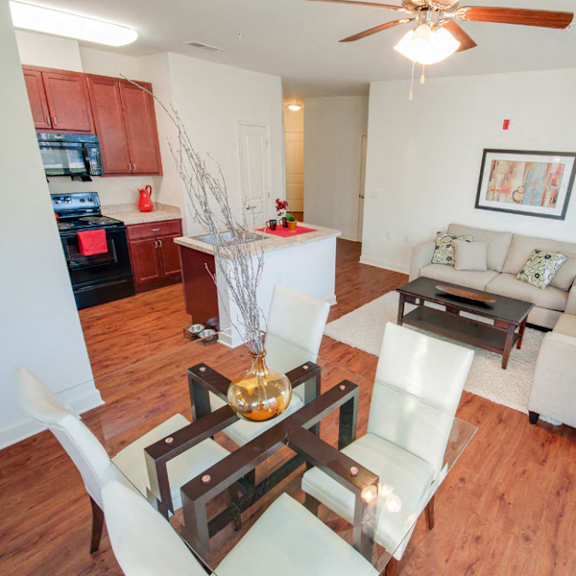riverwoods at tollgate model apartment