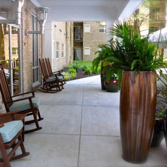 pikeswood park apartments front patio