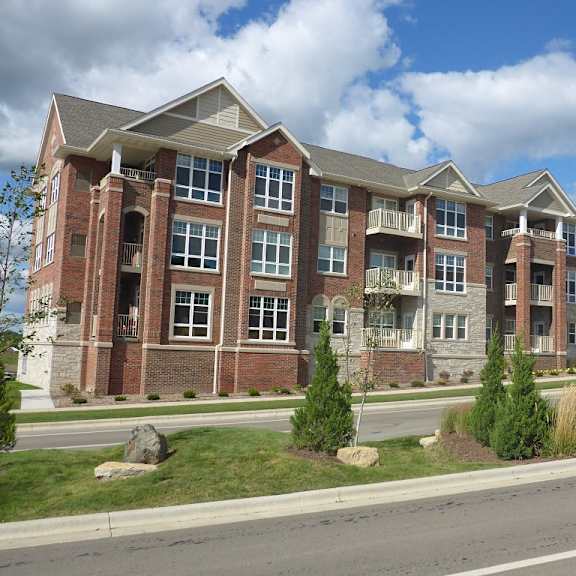 resort style community at paragon place at bishops bay, wi,53597