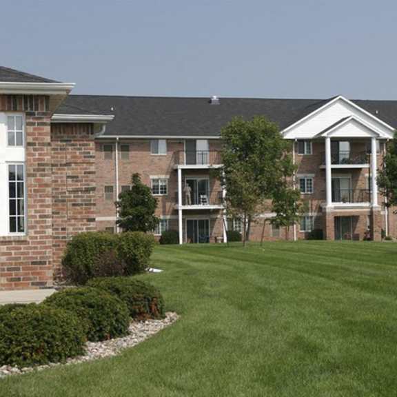 there are beautiful surroundings near ridgeview highlands apartments & townhomes,wisconsin,54911