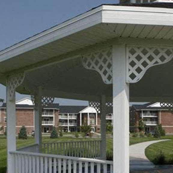 there are beautiful surroundings with courtyard cabanas at ridgeview highlands apartments & townhomes,wisconsin,54911