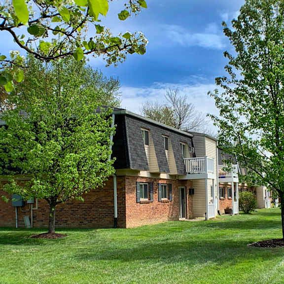 green landscape at crown station apartments, amelia, oh, 45102