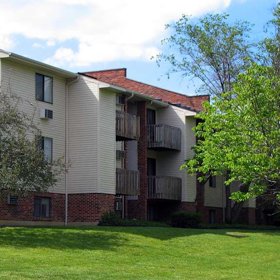oakwood exterior at oakwood apartments, florence, ky, 41042