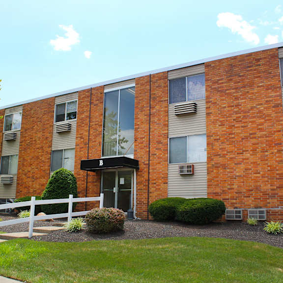 back exterior  at barkley ridge apartments, southgate