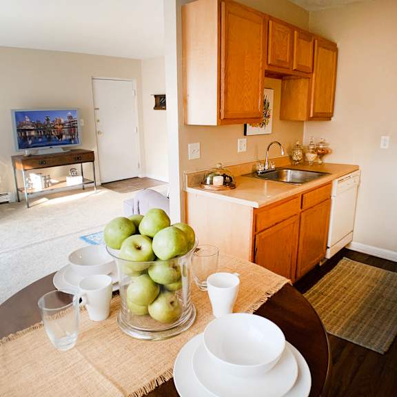 kitchen at wentworth estates apartments, florence