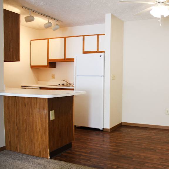 kitchen at wyndemere apartments, ohio, 45005