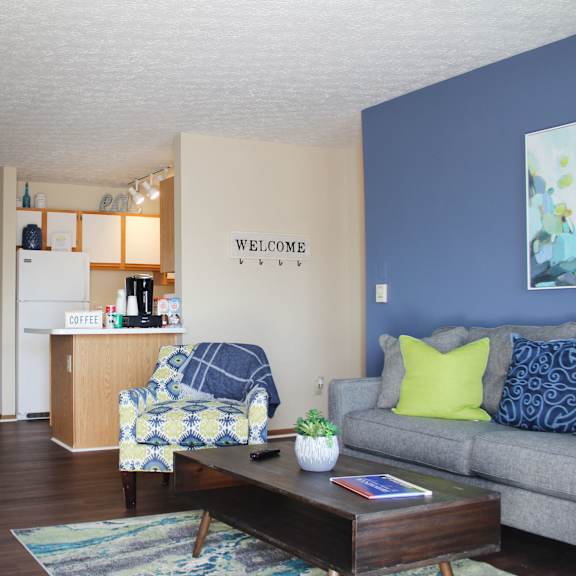 living area at wyndemere apartments, franklin, ohio