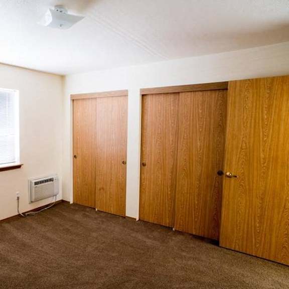 expansive windows at lorence court apartments, oregon