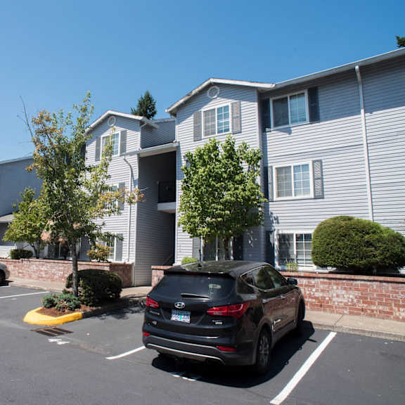 ample parking at alder crossing apartments, portland, or
