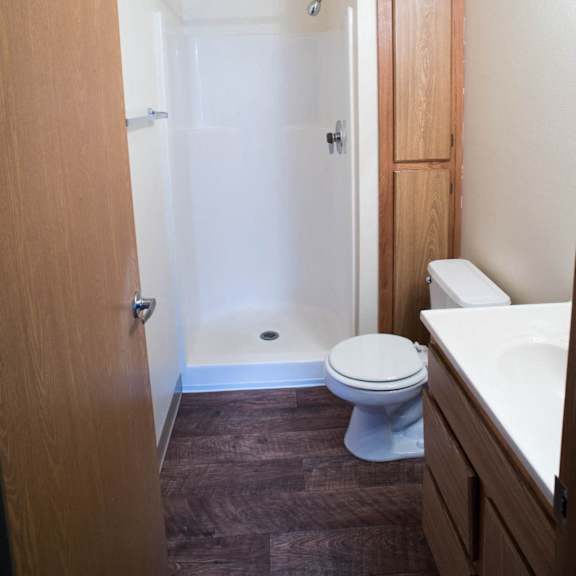 luxurious bathroom at alder crossing apartments, portland