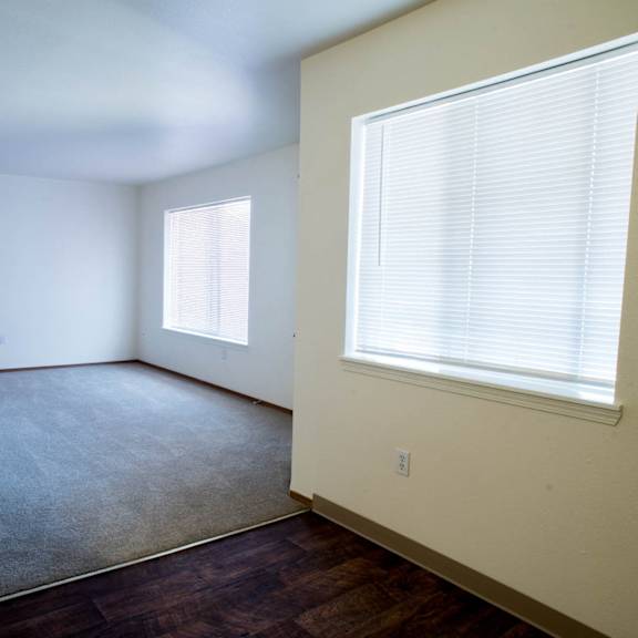 big open windows at alder crossing apartments, oregon, 97233