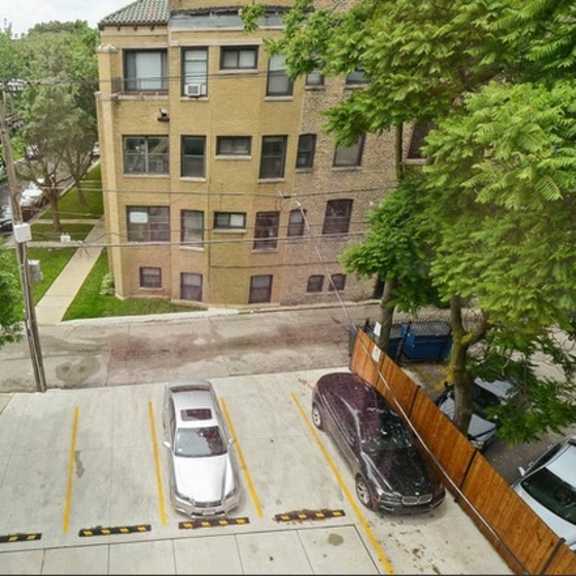 6900 n sheridan rd parking lot