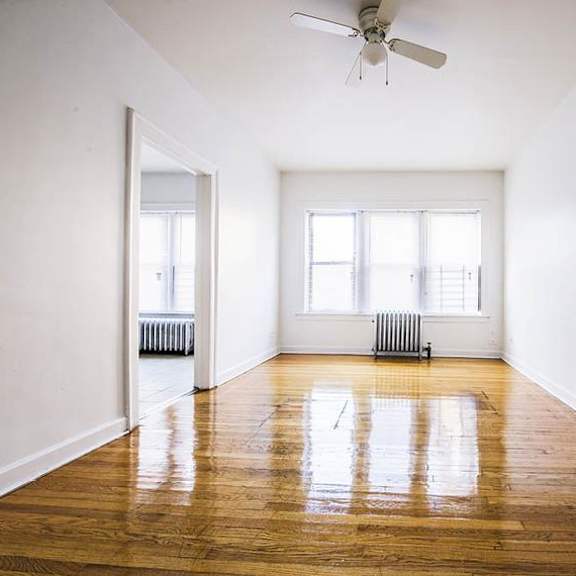 7929 s state st apartments chicago living room