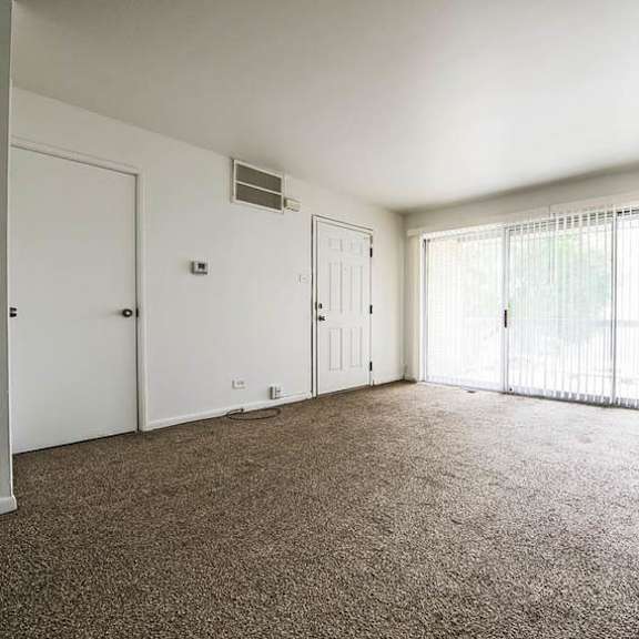 13905 s clark st apartments chicago living room