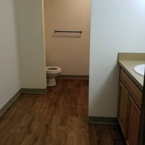 2 bedroom bathroom
