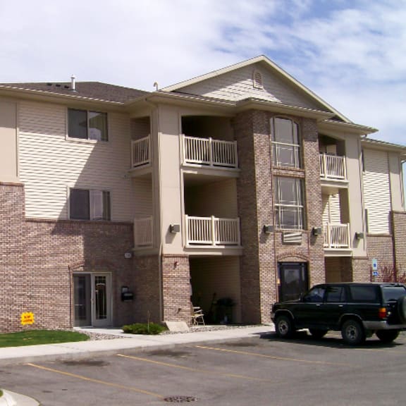 archway apartment leasing office