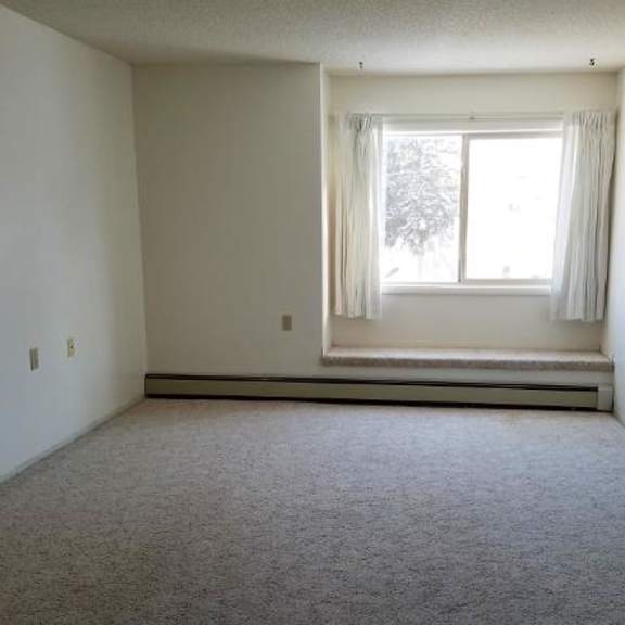 emerald spacious rooms